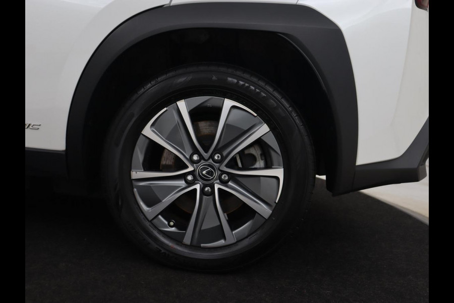 Lexus UX 300e Business 54 kWh | 1e eigenaar | Adaptive cruise | Carplay | Camera | Navigatie | Full LED | Elektrische stoelen | Climate control | Bluetooth