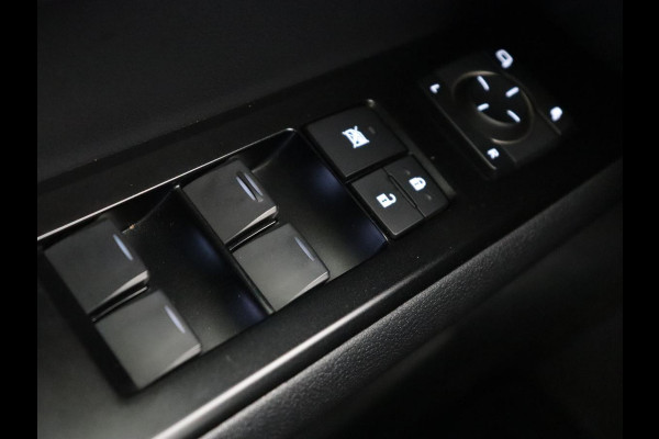 Lexus UX 300e Business 54 kWh | 1e eigenaar | Adaptive cruise | Carplay | Camera | Navigatie | Full LED | Elektrische stoelen | Climate control | Bluetooth