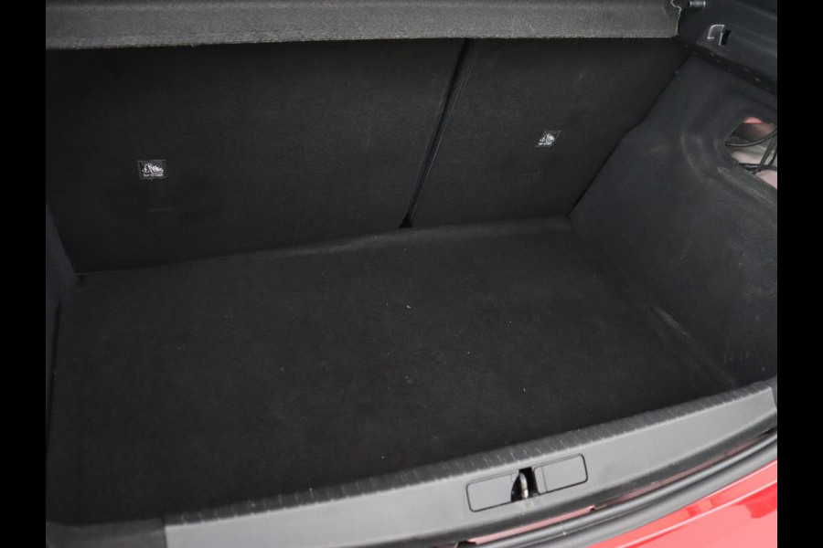 Opel CORSA-E GS Line 50 kWh | 1e eigenaar | Stoel & stuurverwarming | Carplay | Navigatie | Full LED | 17'' | Climate control | Cruise control | Bluetooth