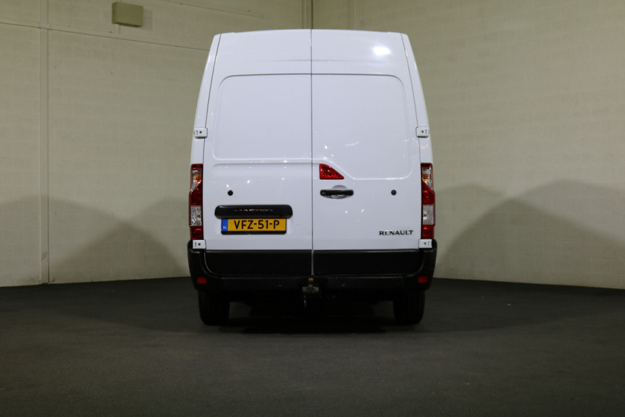 Renault Master 2.3 dCi 135pk L2 H2 Airco Navigatie Camera Trekhaak