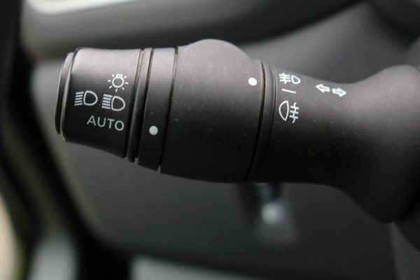 Renault Master 2.3 dCi 135pk L2 H2 Airco Navigatie Camera Trekhaak