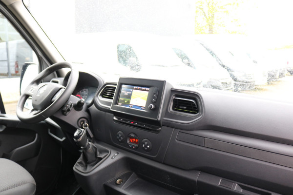 Renault Master 2.3 dCi 135pk L2 H2 Airco Navigatie Camera Trekhaak