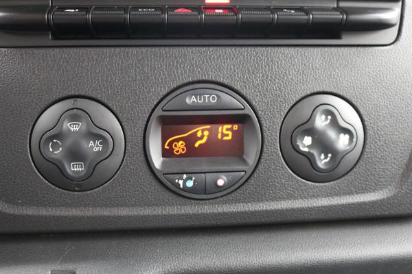 Renault Master 2.3 dCi 135pk L2 H2 Airco Navigatie Camera Trekhaak