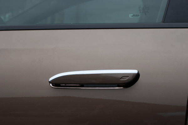 Mercedes-Benz E-Klasse 300 e AMG Line | Hyperscreen | Airmatic | Achterasbesturing | Distronic+ | Stoelventilatie | Memory | Burmester | HUD | Digital Light | Surround Camera | Verwarmd Stuurwiel |