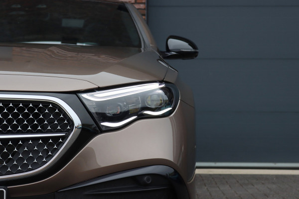 Mercedes-Benz E-Klasse 300 e AMG Line | Hyperscreen | Airmatic | Achterasbesturing | Distronic+ | Stoelventilatie | Memory | Burmester | HUD | Digital Light | Surround Camera | Verwarmd Stuurwiel |