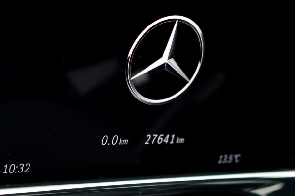 Mercedes-Benz E-Klasse 300 e AMG Line | Hyperscreen | Airmatic | Achterasbesturing | Distronic+ | Stoelventilatie | Memory | Burmester | HUD | Digital Light | Surround Camera | Verwarmd Stuurwiel |