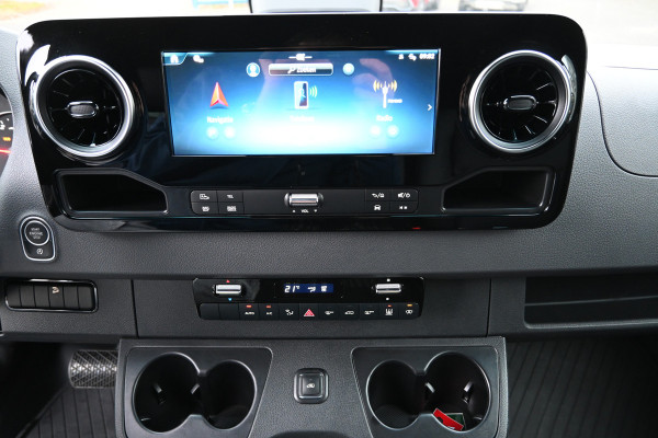 Mercedes-Benz Sprinter 319 CDI 4x4 L2H2 Pro Draaistoelen, Distronic, LED, Electrische schuifdeur