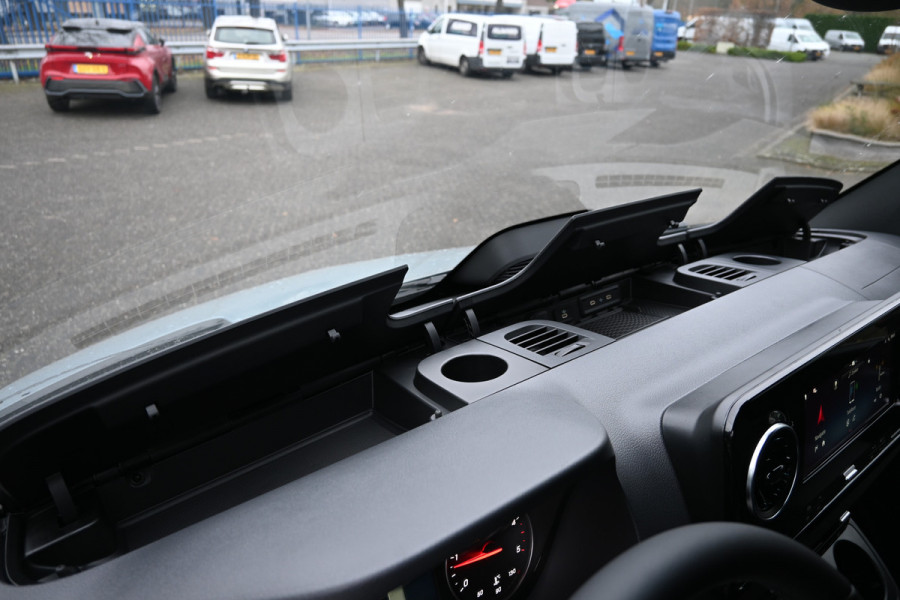 Mercedes-Benz Sprinter 319 CDI 4x4 L2H2 Pro Draaistoelen, Distronic, LED, Electrische schuifdeur