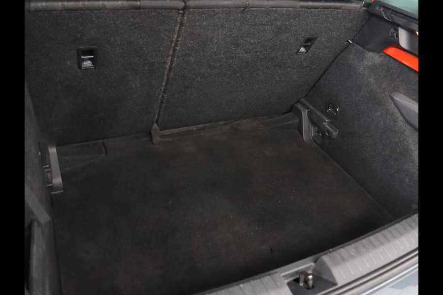 Škoda Kamiq 1.0 TSI Sport | Automaat | Carplay | Sportstoelen | DAB | Climate control | Parkeerhulp | Cruise control | Full LED | Bluetooth