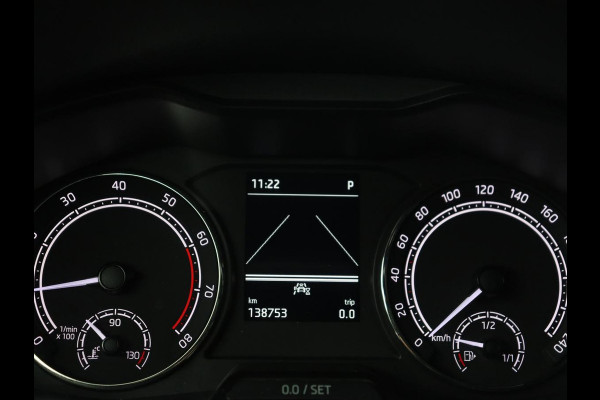 Škoda Kamiq 1.0 TSI Sport | Automaat | Carplay | Sportstoelen | DAB | Climate control | Parkeerhulp | Cruise control | Full LED | Bluetooth