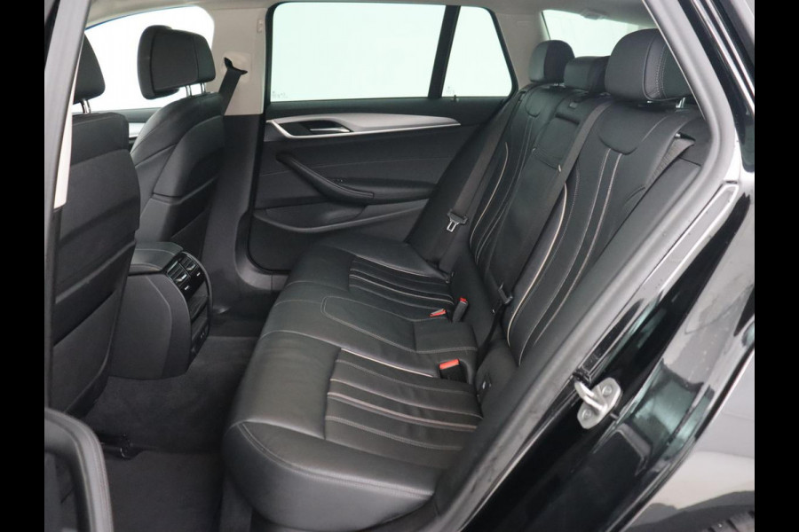 BMW 5 Serie 520i Business Edition Plus | Nappaleder | Stoelverwarming | Carplay | Laserlicht | Navigatie | Live Cockpit | Parkeerhulp | Climate control | Comfortstoelen | Cruise control | Bluetooth