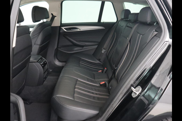 BMW 5 Serie 520i Business Edition Plus | Nappaleder | Stoelverwarming | Carplay | Laserlicht | Navigatie | Live Cockpit | Parkeerhulp | Climate control | Comfortstoelen | Cruise control | Bluetooth