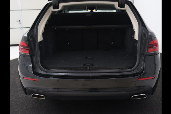 BMW 5 Serie 520i Business Edition Plus | Nappaleder | Stoelverwarming | Carplay | Laserlicht | Navigatie | Live Cockpit | Parkeerhulp | Climate control | Comfortstoelen | Cruise control | Bluetooth