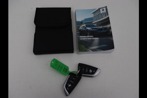 BMW 5 Serie 520i Business Edition Plus | Nappaleder | Stoelverwarming | Carplay | Laserlicht | Navigatie | Live Cockpit | Parkeerhulp | Climate control | Comfortstoelen | Cruise control | Bluetooth