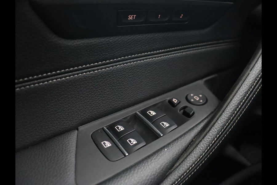 BMW 5 Serie 520i Business Edition Plus | Nappaleder | Stoelverwarming | Carplay | Laserlicht | Navigatie | Live Cockpit | Parkeerhulp | Climate control | Comfortstoelen | Cruise control | Bluetooth