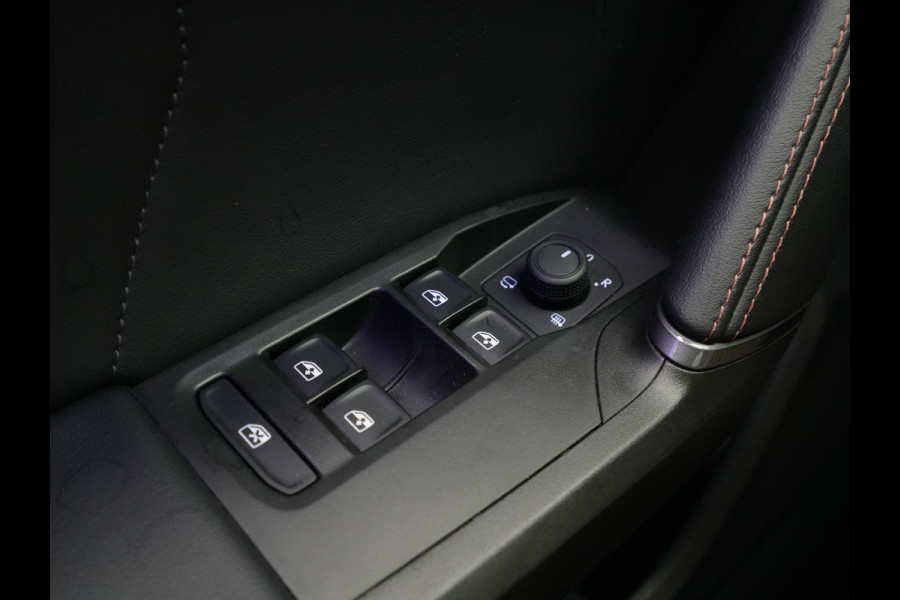 CUPRA Leon Sportstourer 1.4 e-Hybrid VZ Performance Limited Panorama Navigatie Stoel/Stuurverwarming Parkassist Carplay 213