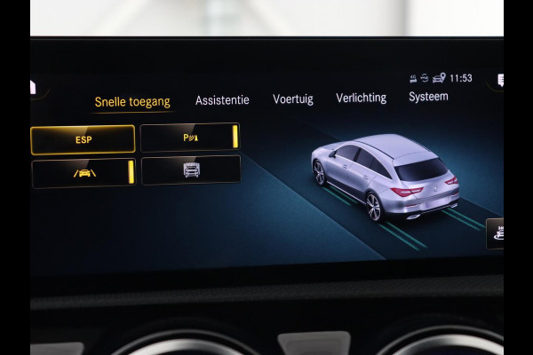 Mercedes-Benz CLA-Klasse 200 AMG | Stoelverwarming | Camera | Leder/Alcantara | Sfeerverlichting | Park Assist | Full LED | Navigatie | Widescreen | Climate control | Bluetooth | Cruise control