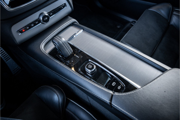 Volvo XC90 2.0 T8 Plug-in hybrid AWD R-Design - Panorama | H&K | Memory | Keyless |ACC