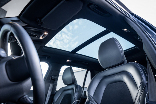 Volvo XC90 2.0 T8 Plug-in hybrid AWD R-Design - Panorama | H&K | Memory | Keyless |ACC