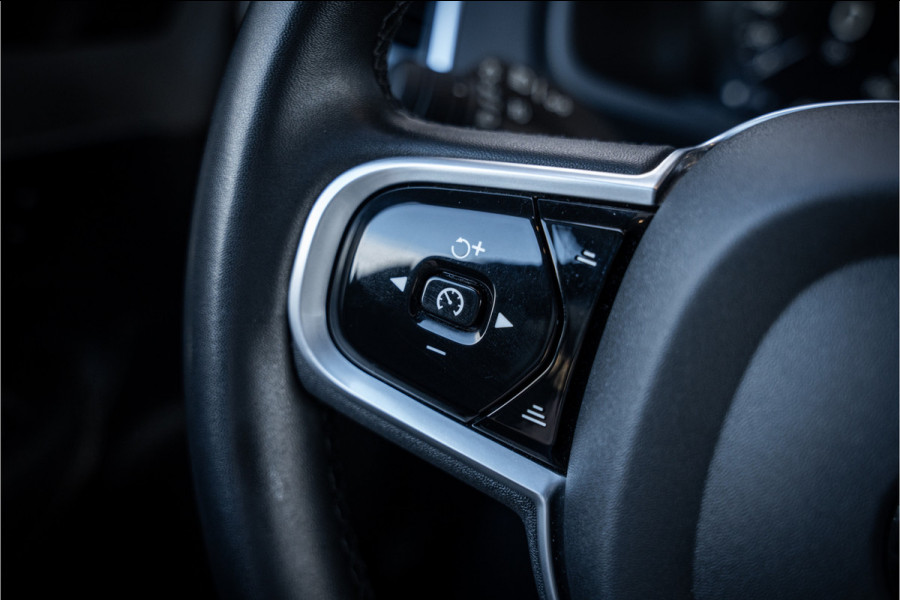 Volvo XC90 2.0 T8 Plug-in hybrid AWD R-Design - Panorama | H&K | Memory | Keyless |ACC