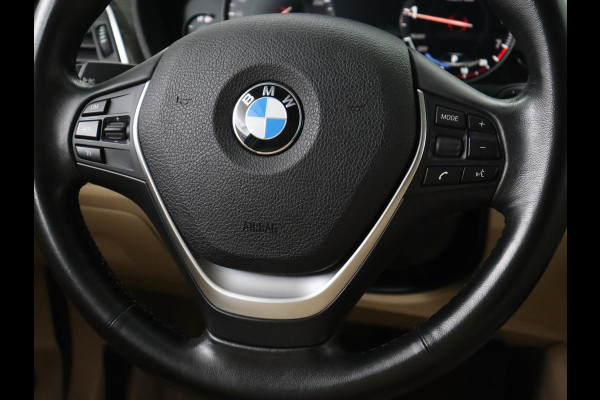 BMW 3 Serie 318i Luxury Edition | Leder | Stoelverwarming | Navigatie | Trekhaak | Full LED | Climate control | PDC | Cruise control