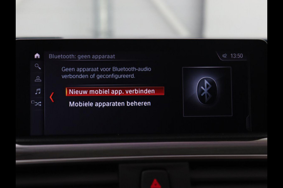 BMW 3 Serie 318i Luxury Edition | Leder | Stoelverwarming | Navigatie | Trekhaak | Full LED | Climate control | PDC | Cruise control