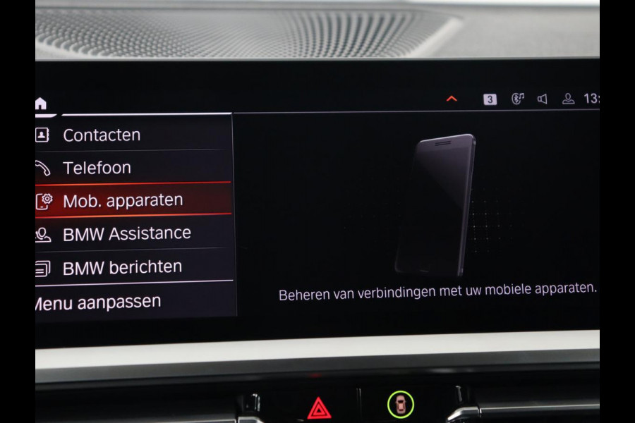 BMW 3 Serie 318i Sport Line | Carplay | Camera | Sportstoelen | Sfeerverlichting | Live Cockpit | Navigatie | Full LED | Half leder | Park Assist | Climate control | DAB | Cruise control | Bluetooth
