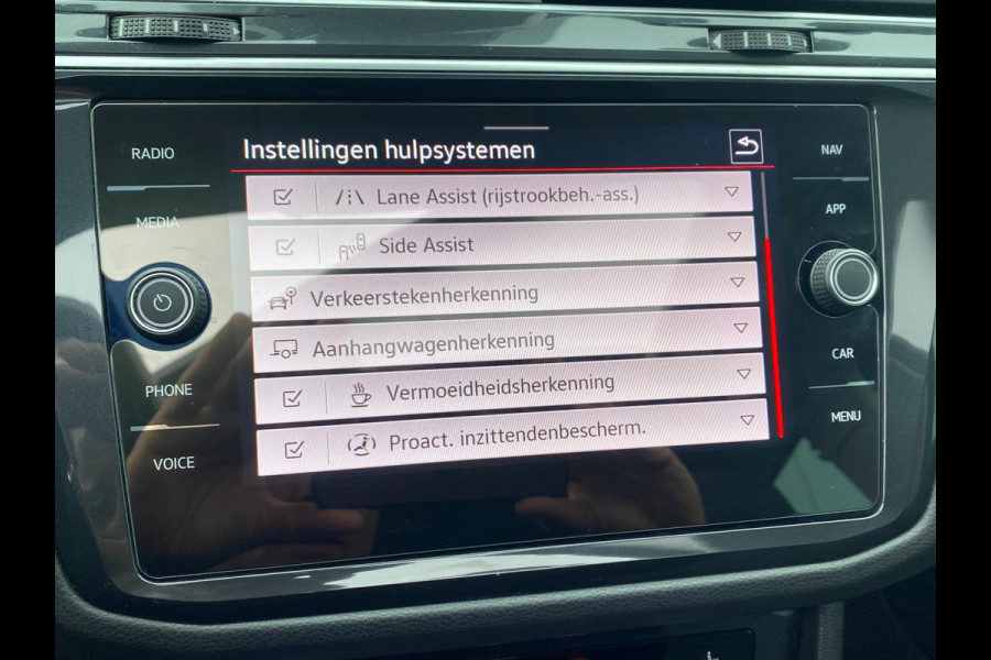 Volkswagen Tiguan 1.5 TSI R-Line Business+ | Pano|Virtual|ACC | IQ Drive|Alcantara| SFEER V | Stoel-stuurverw|Dealer Onderh |