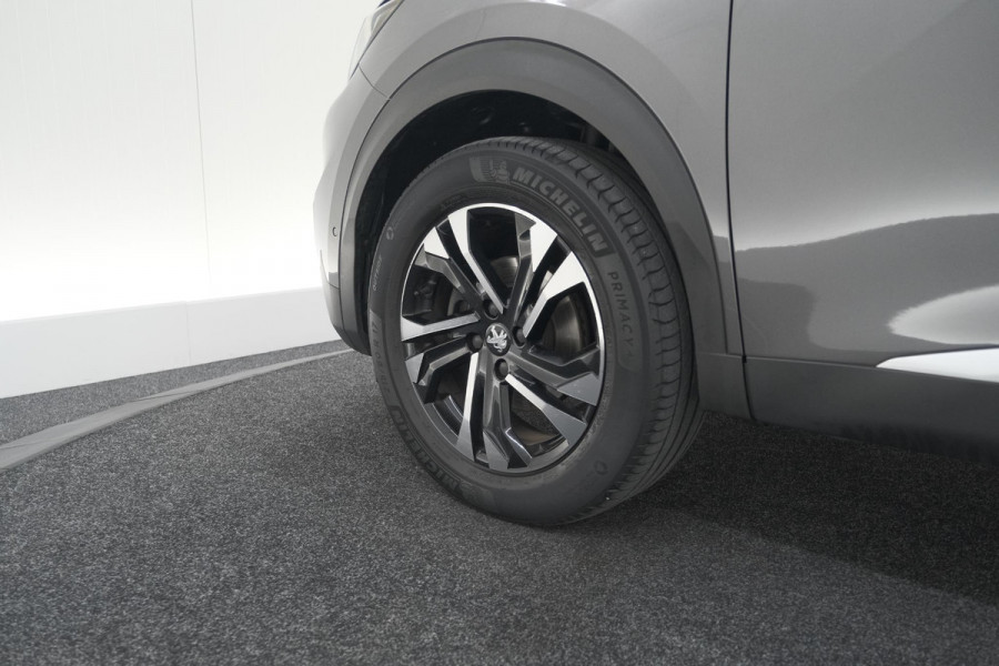 Peugeot 2008 PureTech 130 GT | Panoramadak | Afneembare trekhaak | Adaptieve cruise control | Navigatie