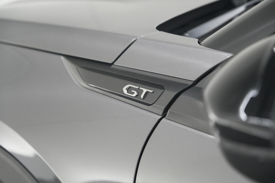 Peugeot 2008 PureTech 130 GT | Panoramadak | Afneembare trekhaak | Adaptieve cruise control | Navigatie