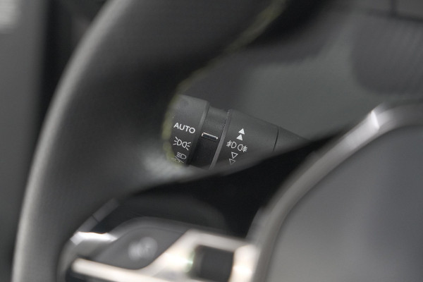 Peugeot 2008 PureTech 130 GT | Panoramadak | Afneembare trekhaak | Adaptieve cruise control | Navigatie