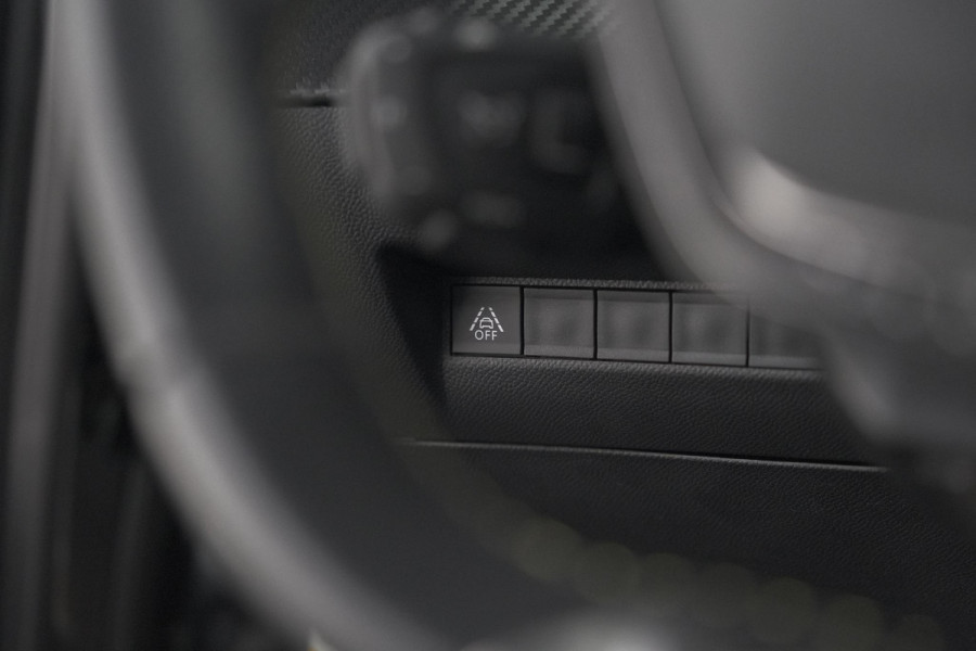 Peugeot 2008 PureTech 130 GT | Panoramadak | Afneembare trekhaak | Adaptieve cruise control | Navigatie