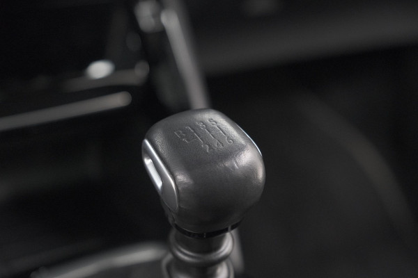 Peugeot 2008 PureTech 130 GT | Panoramadak | Afneembare trekhaak | Adaptieve cruise control | Navigatie