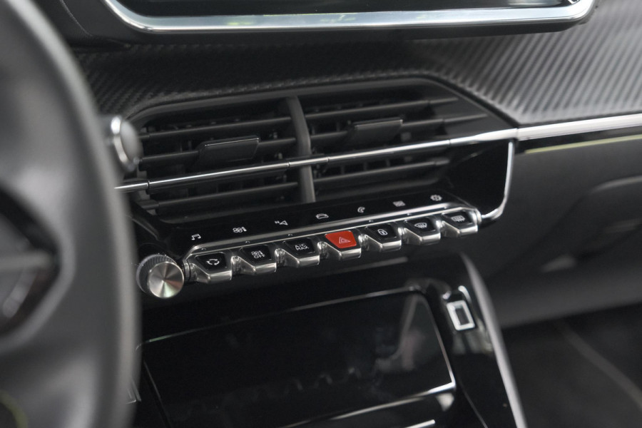 Peugeot 2008 PureTech 130 GT | Panoramadak | Afneembare trekhaak | Adaptieve cruise control | Navigatie