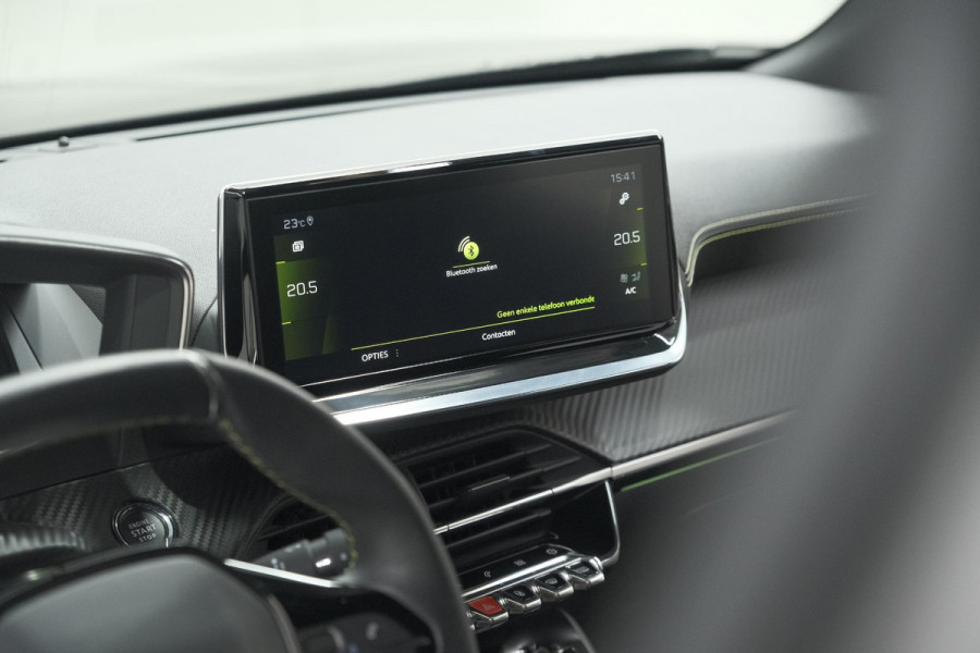 Peugeot 2008 PureTech 130 GT | Panoramadak | Afneembare trekhaak | Adaptieve cruise control | Navigatie