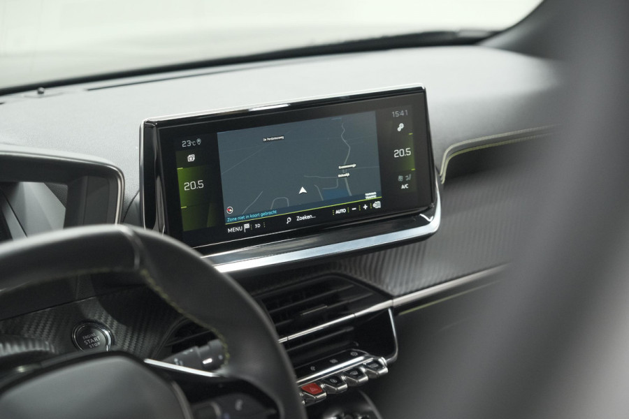 Peugeot 2008 PureTech 130 GT | Panoramadak | Afneembare trekhaak | Adaptieve cruise control | Navigatie
