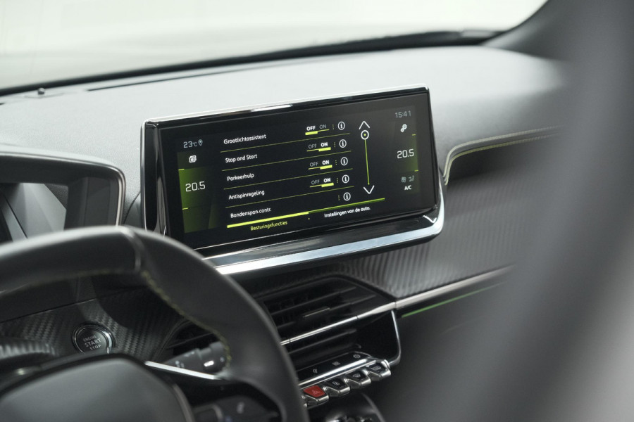 Peugeot 2008 PureTech 130 GT | Panoramadak | Afneembare trekhaak | Adaptieve cruise control | Navigatie