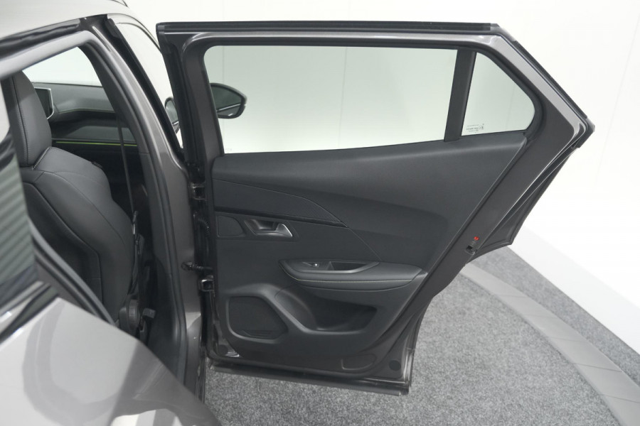 Peugeot 2008 PureTech 130 GT | Panoramadak | Afneembare trekhaak | Adaptieve cruise control | Navigatie