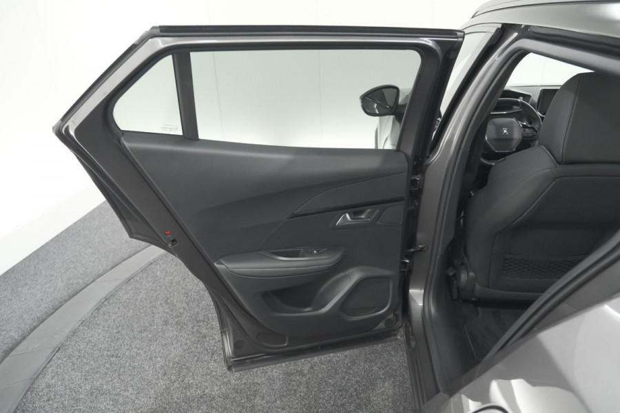 Peugeot 2008 PureTech 130 GT | Panoramadak | Afneembare trekhaak | Adaptieve cruise control | Navigatie