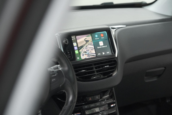 Peugeot 2008 1.2 PureTech Blue Lease Executive | All Season banden | Panoramadak | Navigatie | AppleCarplay