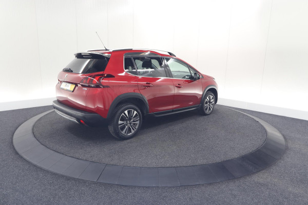 Peugeot 2008 1.2 PureTech Blue Lease Executive | All Season banden | Panoramadak | Navigatie | AppleCarplay