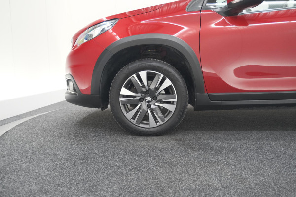 Peugeot 2008 1.2 PureTech Blue Lease Executive | All Season banden | Panoramadak | Navigatie | AppleCarplay