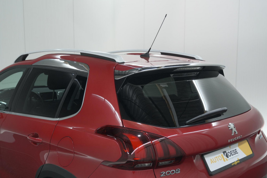 Peugeot 2008 1.2 PureTech Blue Lease Executive | All Season banden | Panoramadak | Navigatie | AppleCarplay