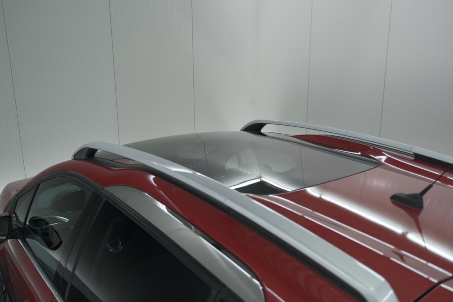 Peugeot 2008 1.2 PureTech Blue Lease Executive | All Season banden | Panoramadak | Navigatie | AppleCarplay