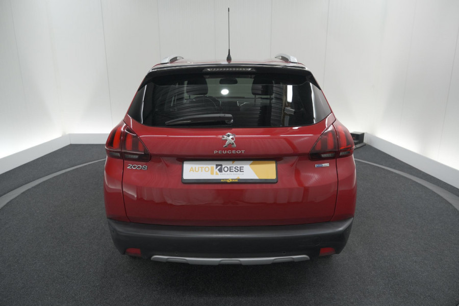 Peugeot 2008 1.2 PureTech Blue Lease Executive | All Season banden | Panoramadak | Navigatie | AppleCarplay