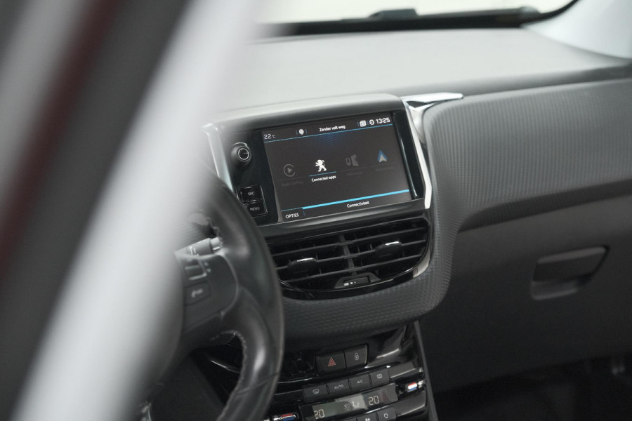 Peugeot 2008 1.2 PureTech Blue Lease Executive | All Season banden | Panoramadak | Navigatie | AppleCarplay