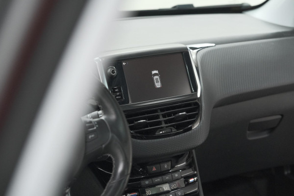 Peugeot 2008 1.2 PureTech Blue Lease Executive | All Season banden | Panoramadak | Navigatie | AppleCarplay