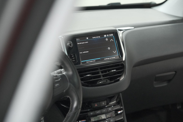 Peugeot 2008 1.2 PureTech Blue Lease Executive | All Season banden | Panoramadak | Navigatie | AppleCarplay