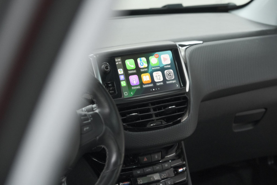 Peugeot 2008 1.2 PureTech Blue Lease Executive | All Season banden | Panoramadak | Navigatie | AppleCarplay