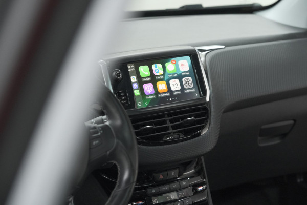 Peugeot 2008 1.2 PureTech Blue Lease Executive | All Season banden | Panoramadak | Navigatie | AppleCarplay